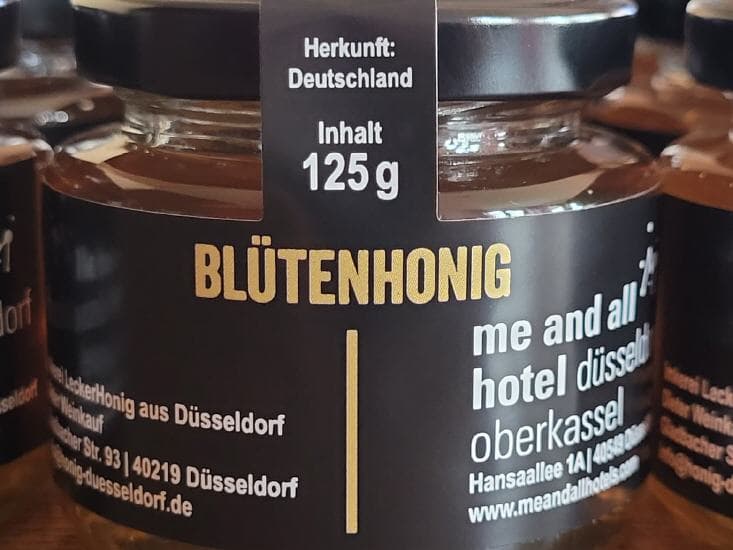 me&all Oberkassel Bienenstand 1